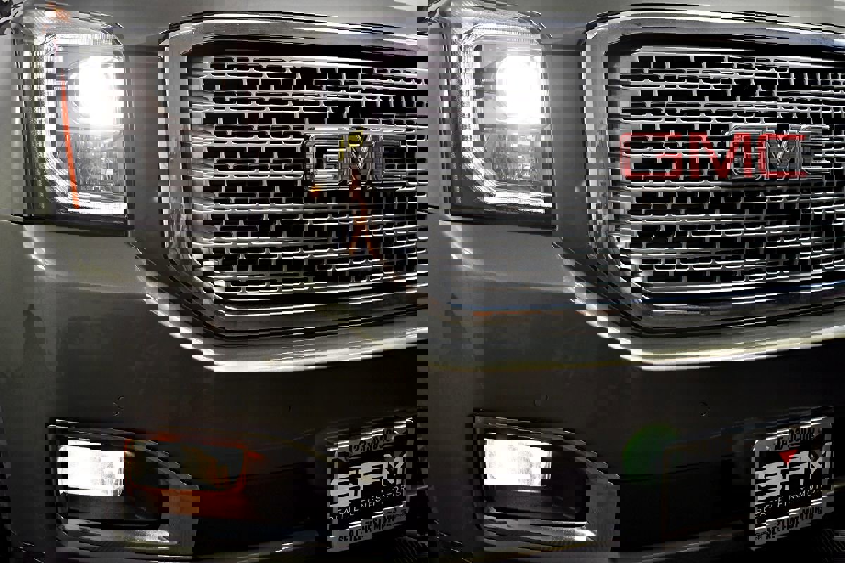 Used 2017 GMC Yukon XL Denali w/ Open Road Package image 13