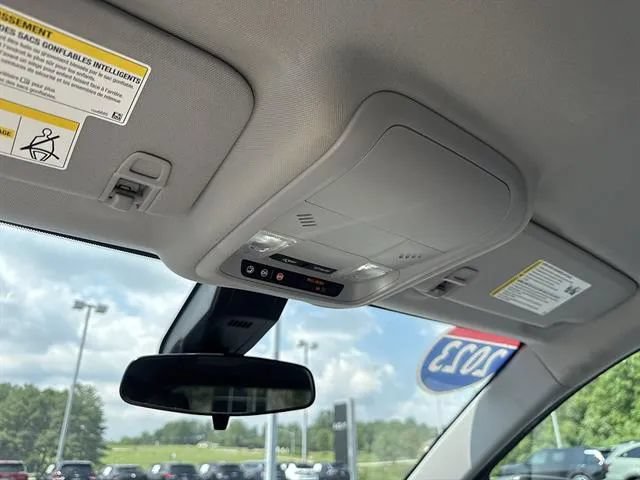 Used 2023 Chevrolet Equinox LS w/ LS Convenience Package AWD/4WD image 12