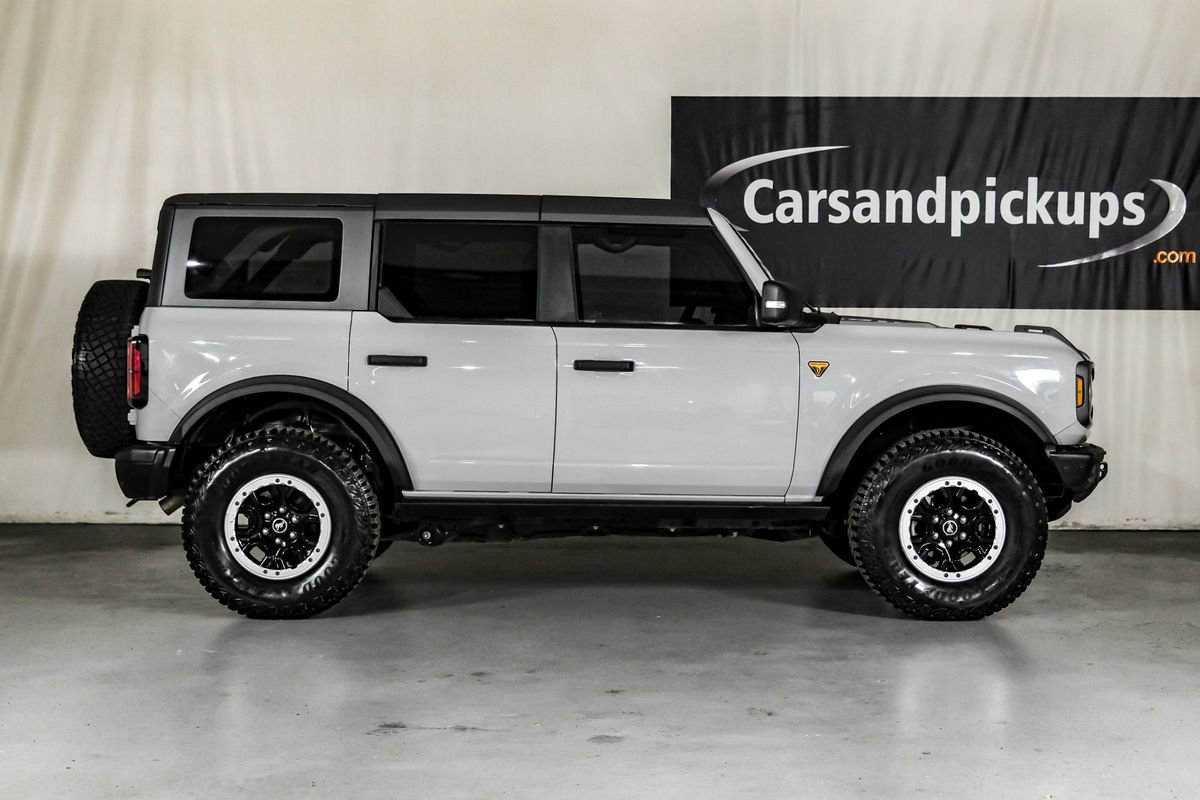 Used 2024 Ford Bronco Badlands image 6