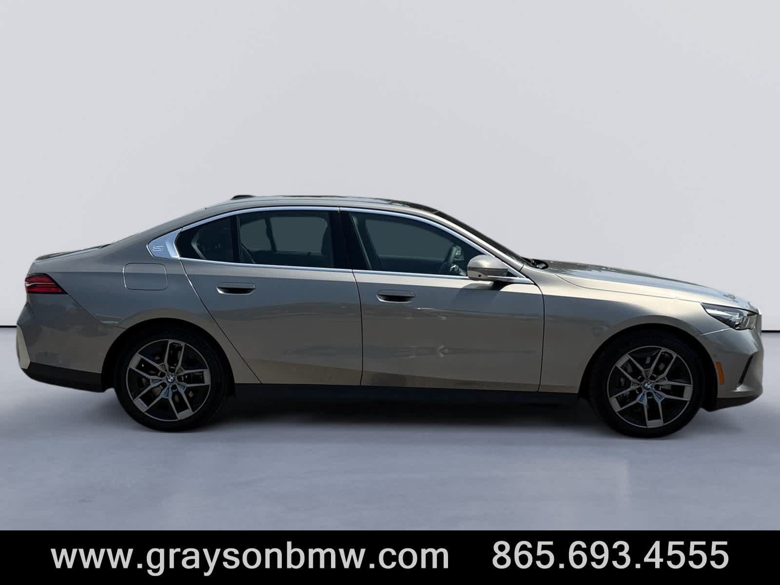 Used 2026 BMW 540i xDrive w/ Executive Package AWD/4WD image 2