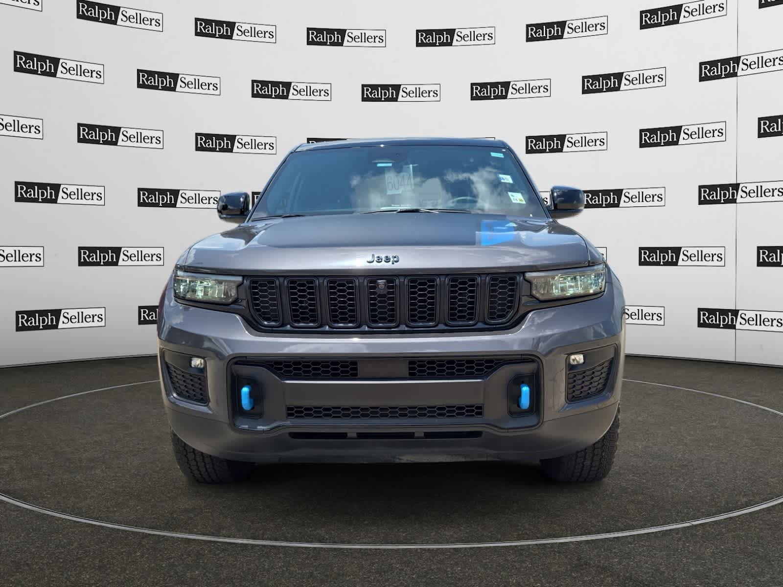 Used 2023 Jeep Grand Cherokee Trailhawk w/ Luxury Tech Group III AWD/4WD image 8