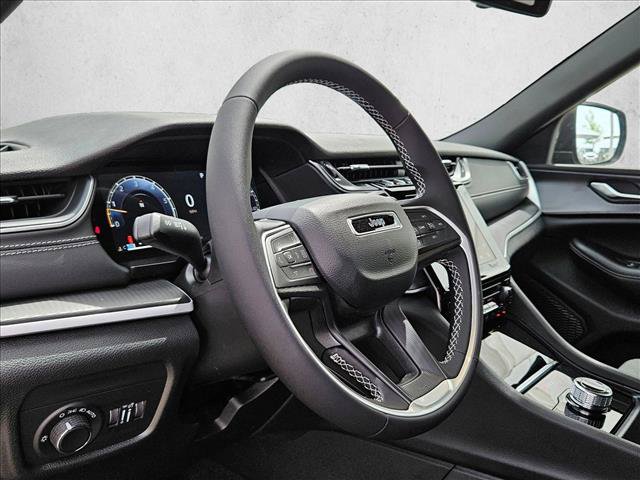 New 2026 Jeep Grand Cherokee Laredo RWD video 3