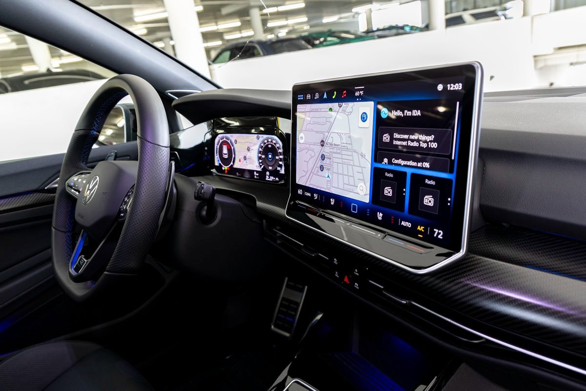 Used 2025 Volkswagen Golf R Black Edition image 29