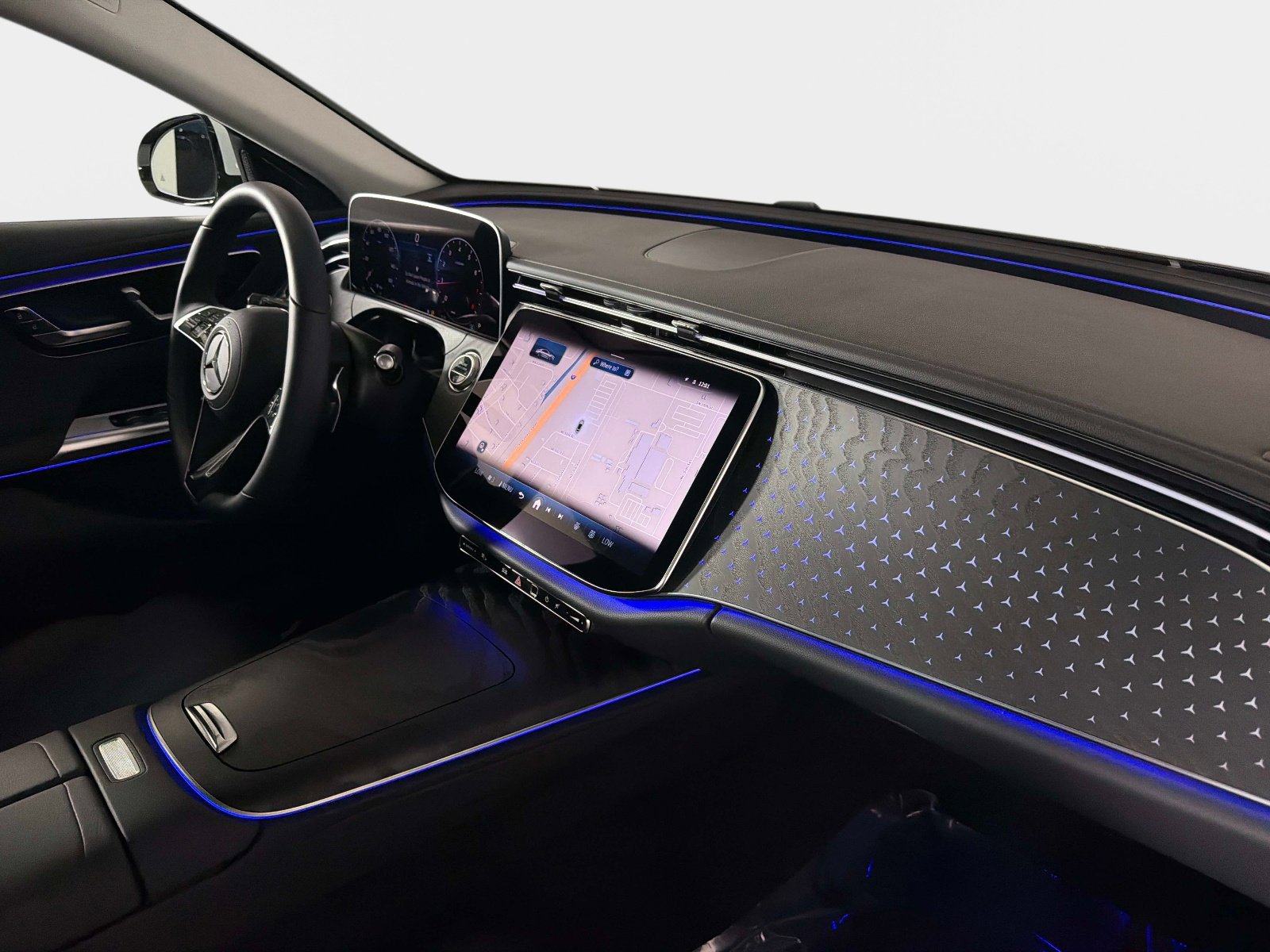 Used 2025 Mercedes-Benz E 350 Sedan image 25