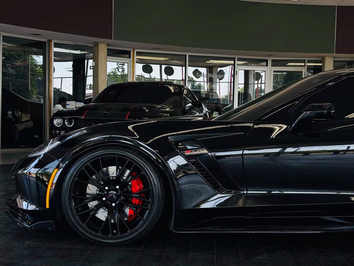 Used 2016 Chevrolet Corvette Z06 w/ 2LZ Preferred Equipment Group RWD image 14