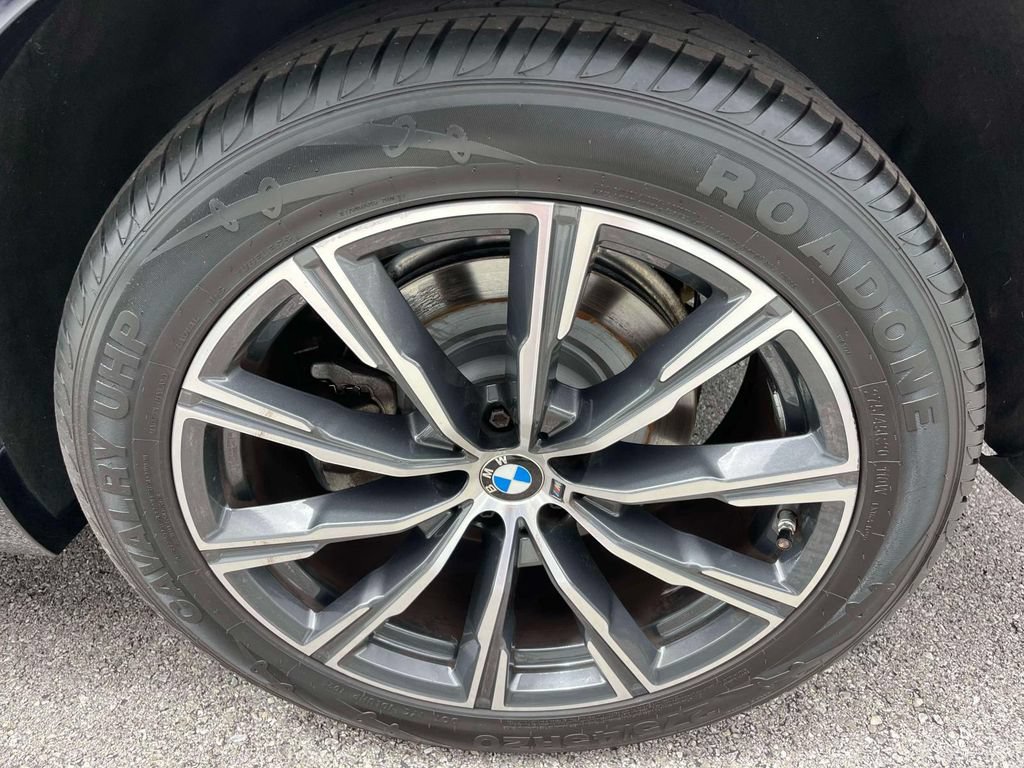 Used 2021 BMW X5 xDrive40i w/ M Sport Package AWD/4WD image 11