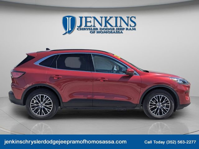 Used 2022 Ford Escape Titanium w/ Titanium Premium Package image 10