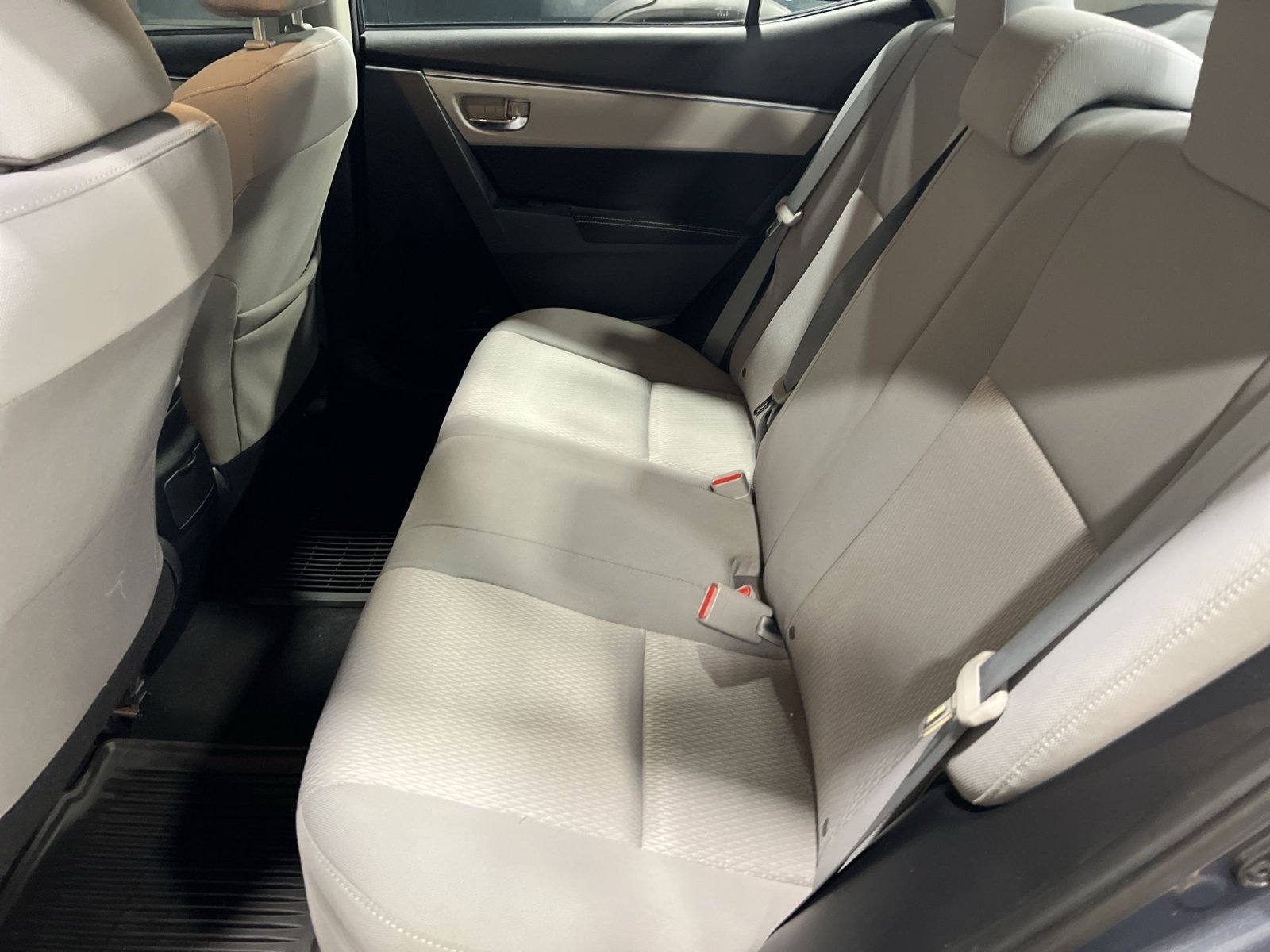 Used 2014 Toyota Corolla LE FWD image 24