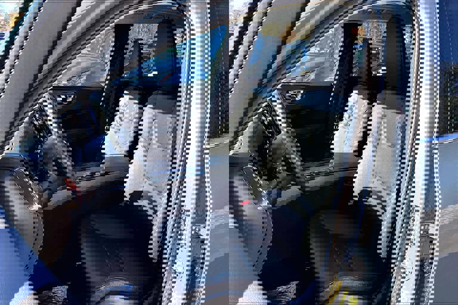 Certified 2023 Volvo XC60 B5 Plus w/ Climate Package image 8