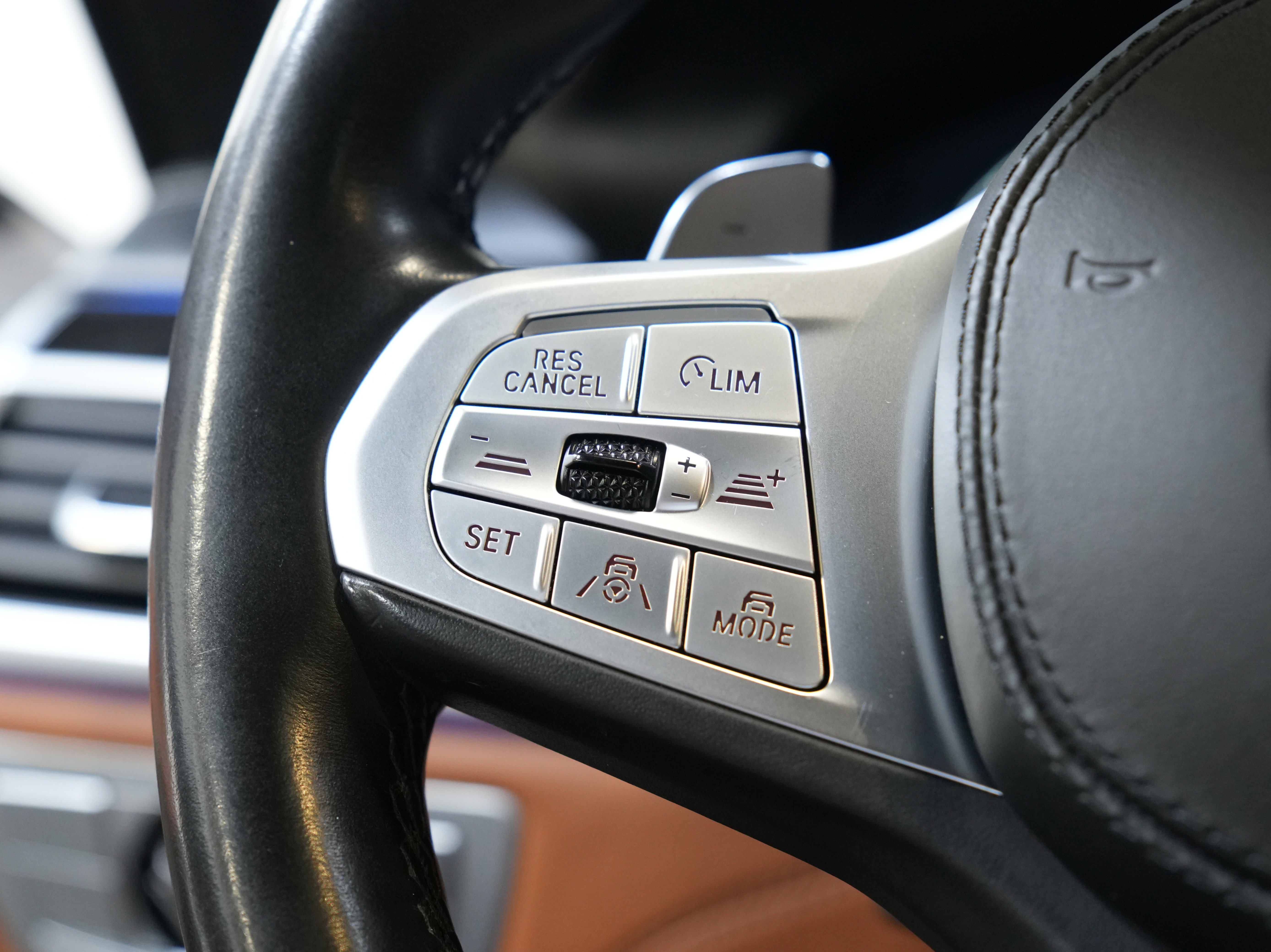 Used 2020 BMW 750i xDrive image 42