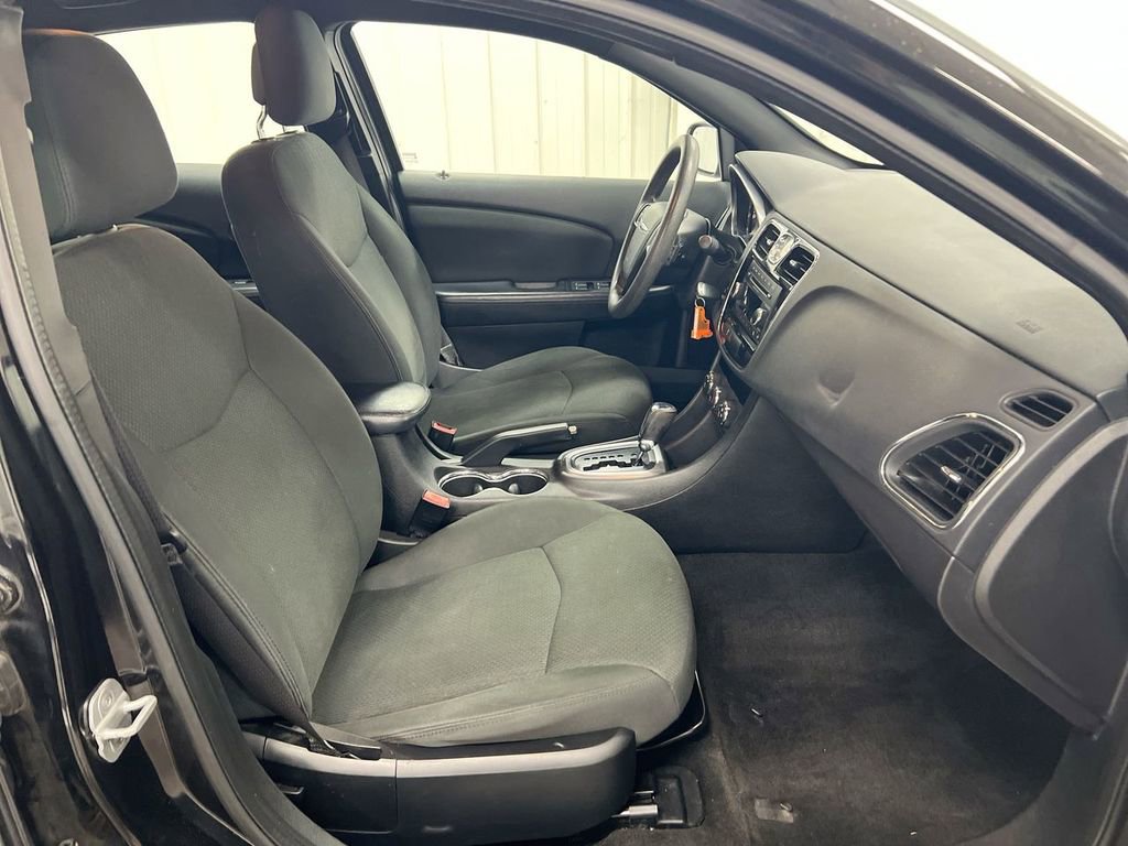 Used 2012 Chrysler 200 LX image 20