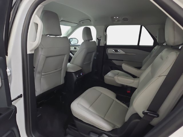 Used 2026 Ford Explorer Active w/ Active Comfort Package AWD/4WD image 12