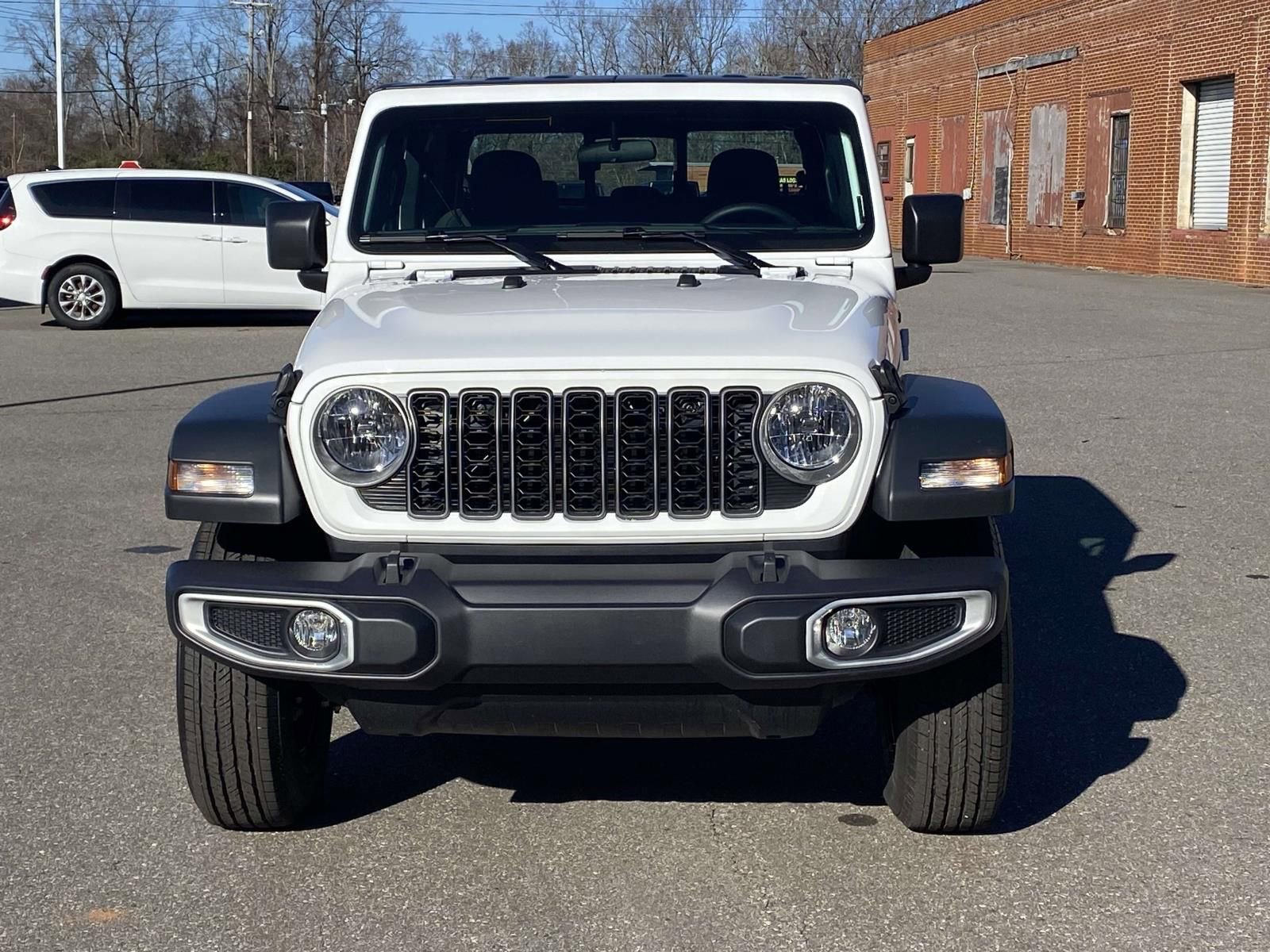 New 2026 Jeep Gladiator Sport AWD/4WD image 2