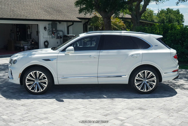 Used 2021 Bentley Bentayga AWD/4WD image 3