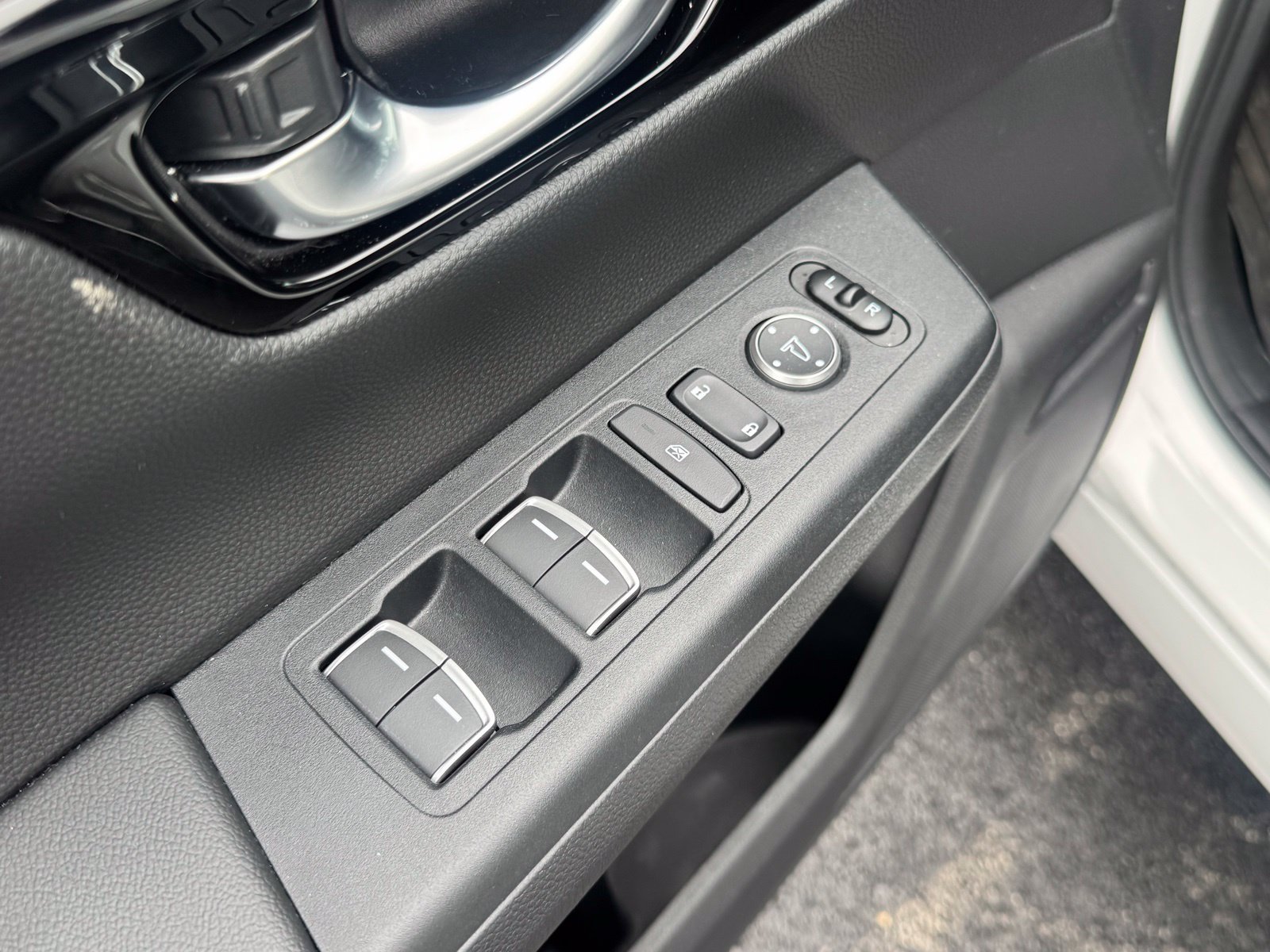 Used 2025 Honda CR-V Sport Touring image 13