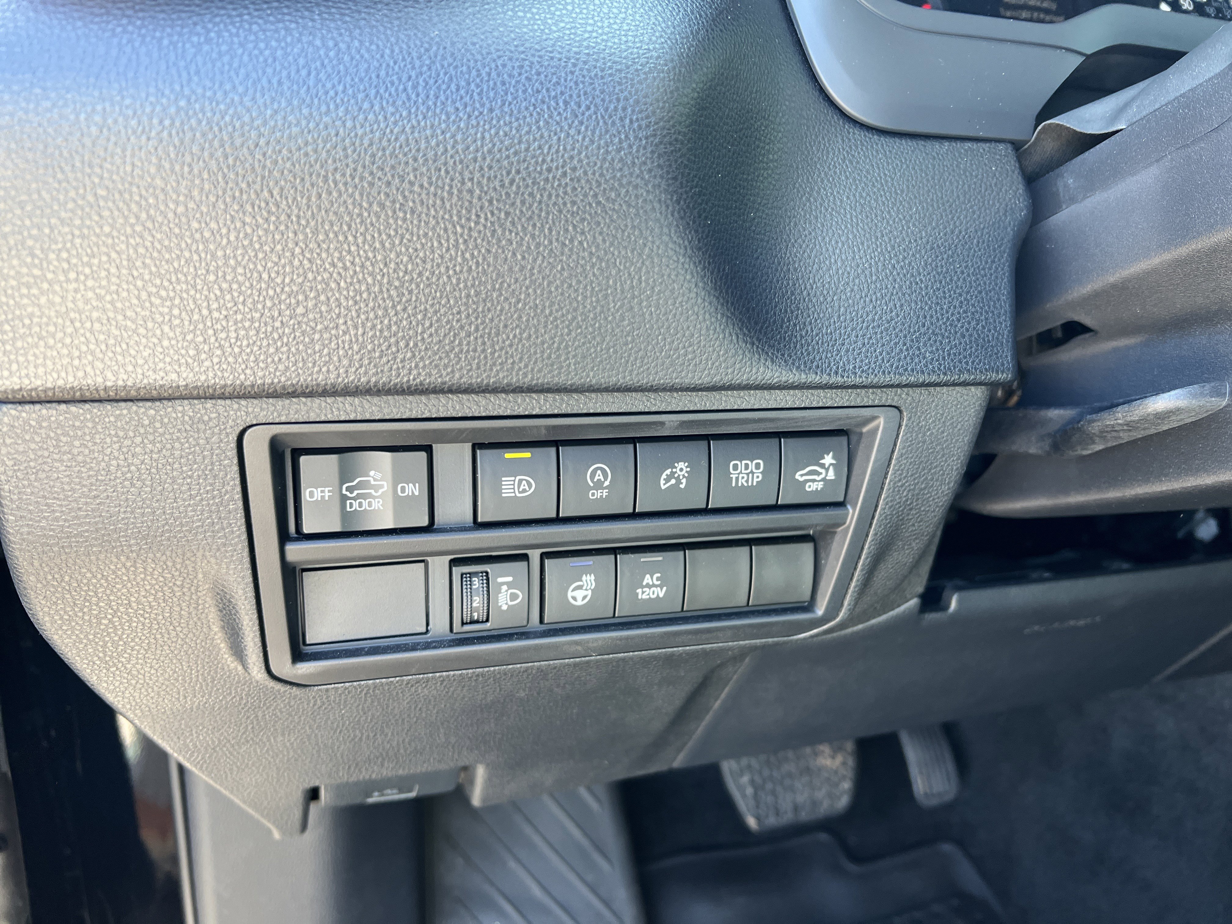 Used 2022 Toyota Tundra SR5 AWD/4WD image 13