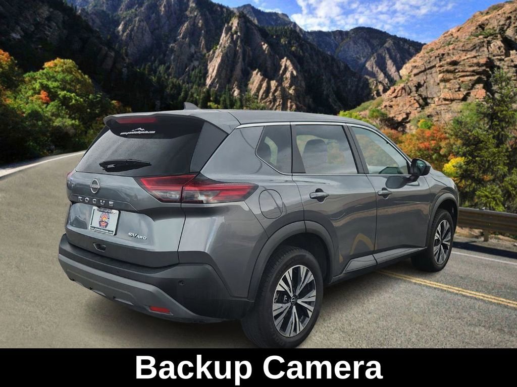 Used 2023 Nissan Rogue SV image 3