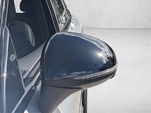 Used 2024 Mercedes-Benz GLC 300 4MATIC image 10