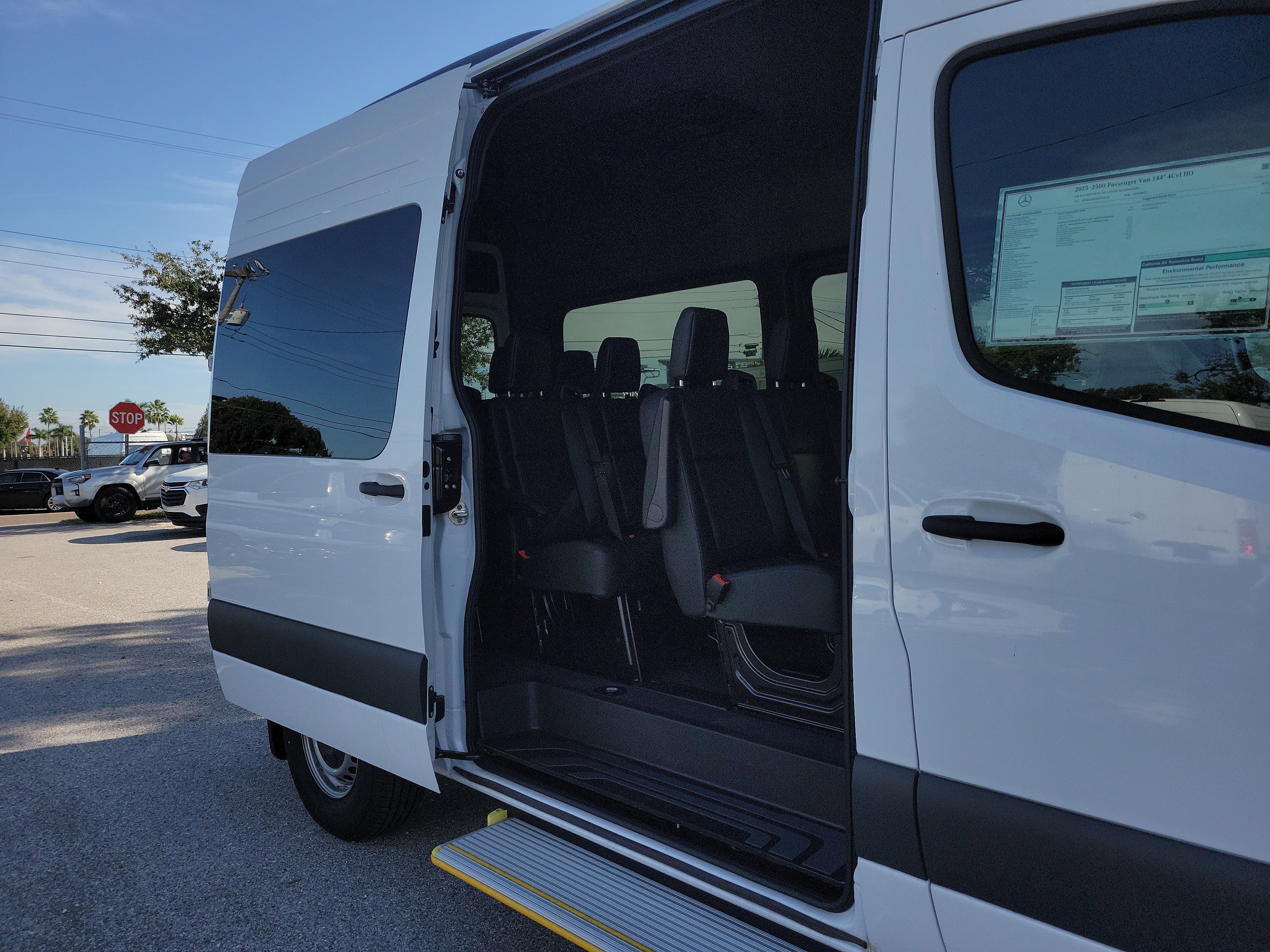 Used 2025 Mercedes-Benz Sprinter 2500 image 15