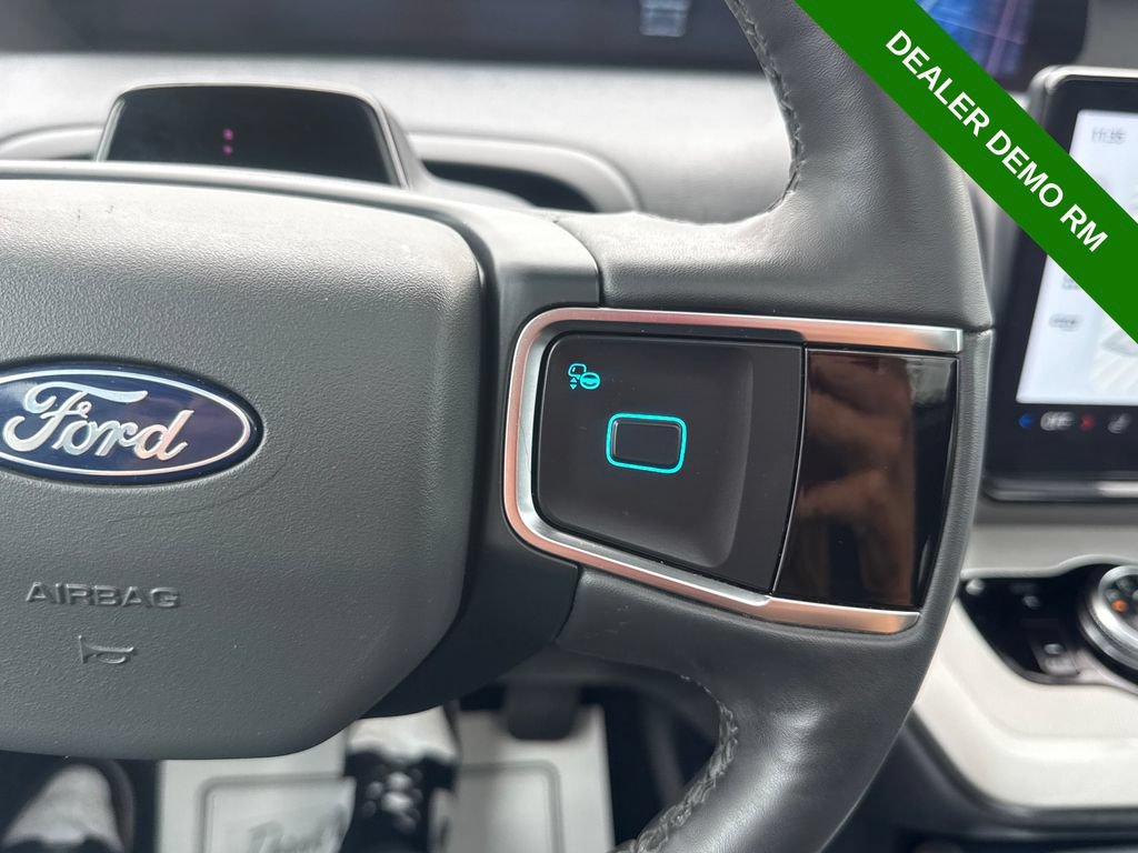 Used 2025 Ford Expedition Max Active AWD/4WD image 37