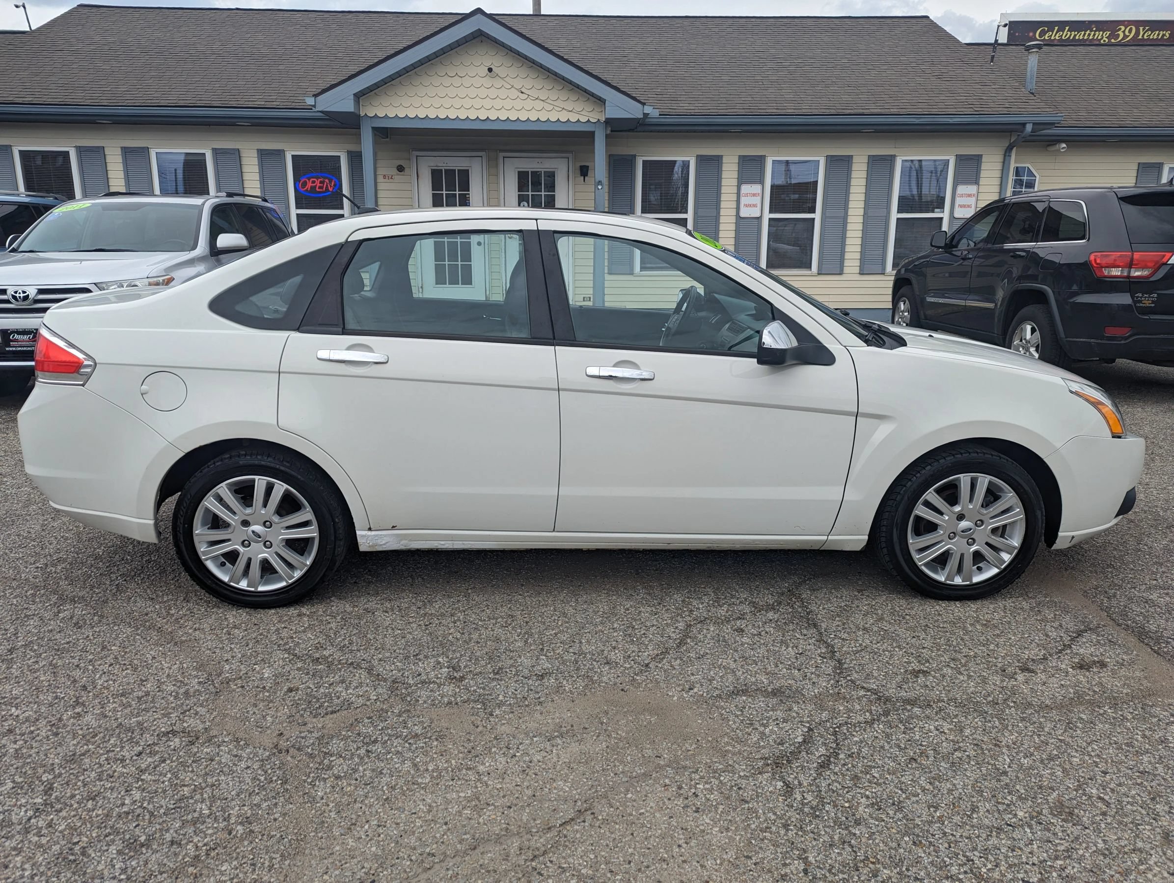 Used 2011 Ford Focus SEL w/ 301A Rapid Spec Order Code FWD image 3