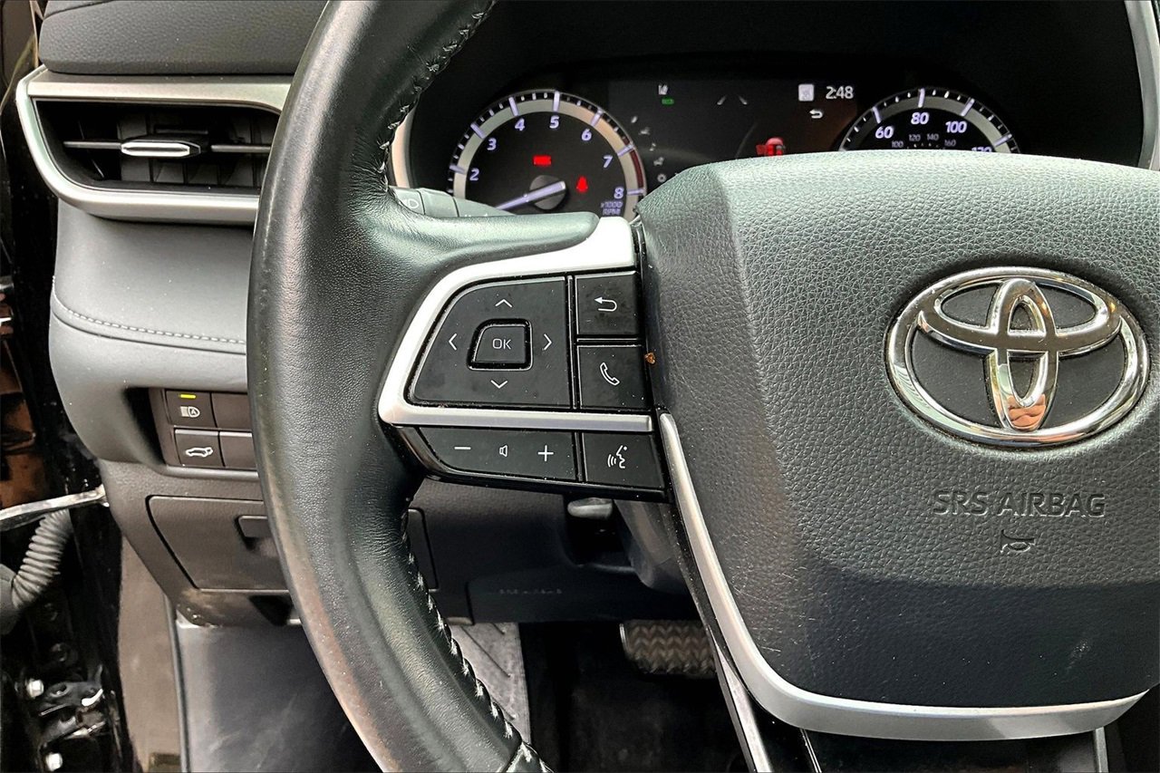 Used 2022 Toyota Highlander XLE image 10