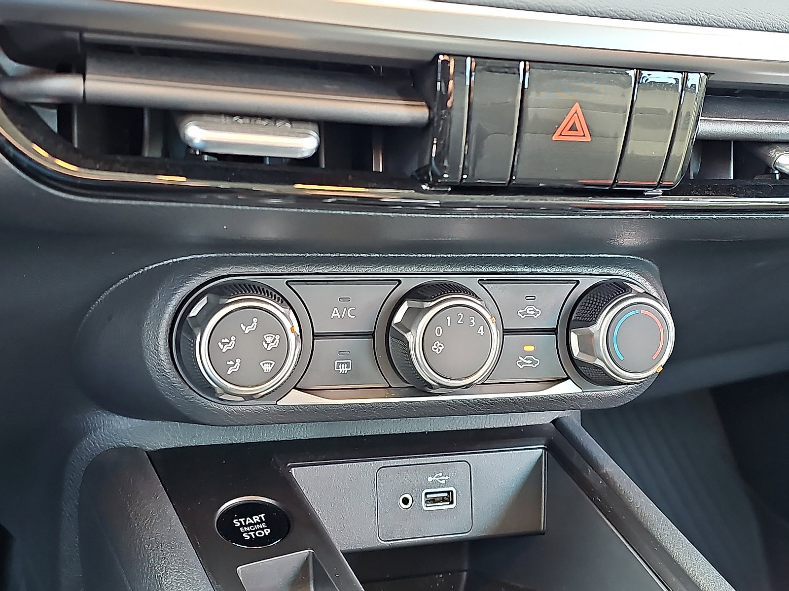 Certified 2025 Nissan Kicks S image 15