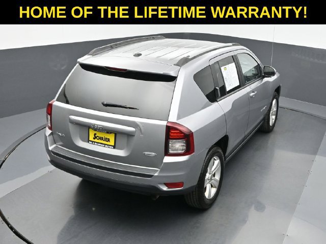 Used 2017 Jeep Compass Latitude AWD/4WD image 47