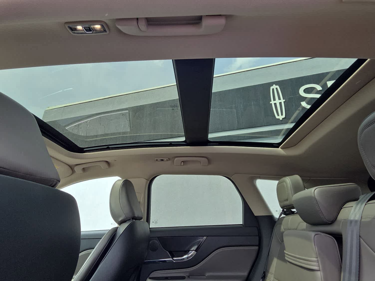 Used 2023 Lincoln Corsair AWD w/ Equipment Group 101A image 14