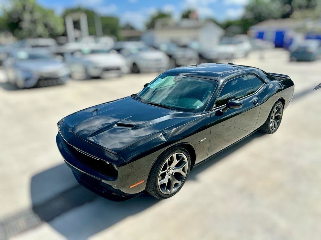 Used 2015 Dodge Challenger R/T Plus RWD image 4