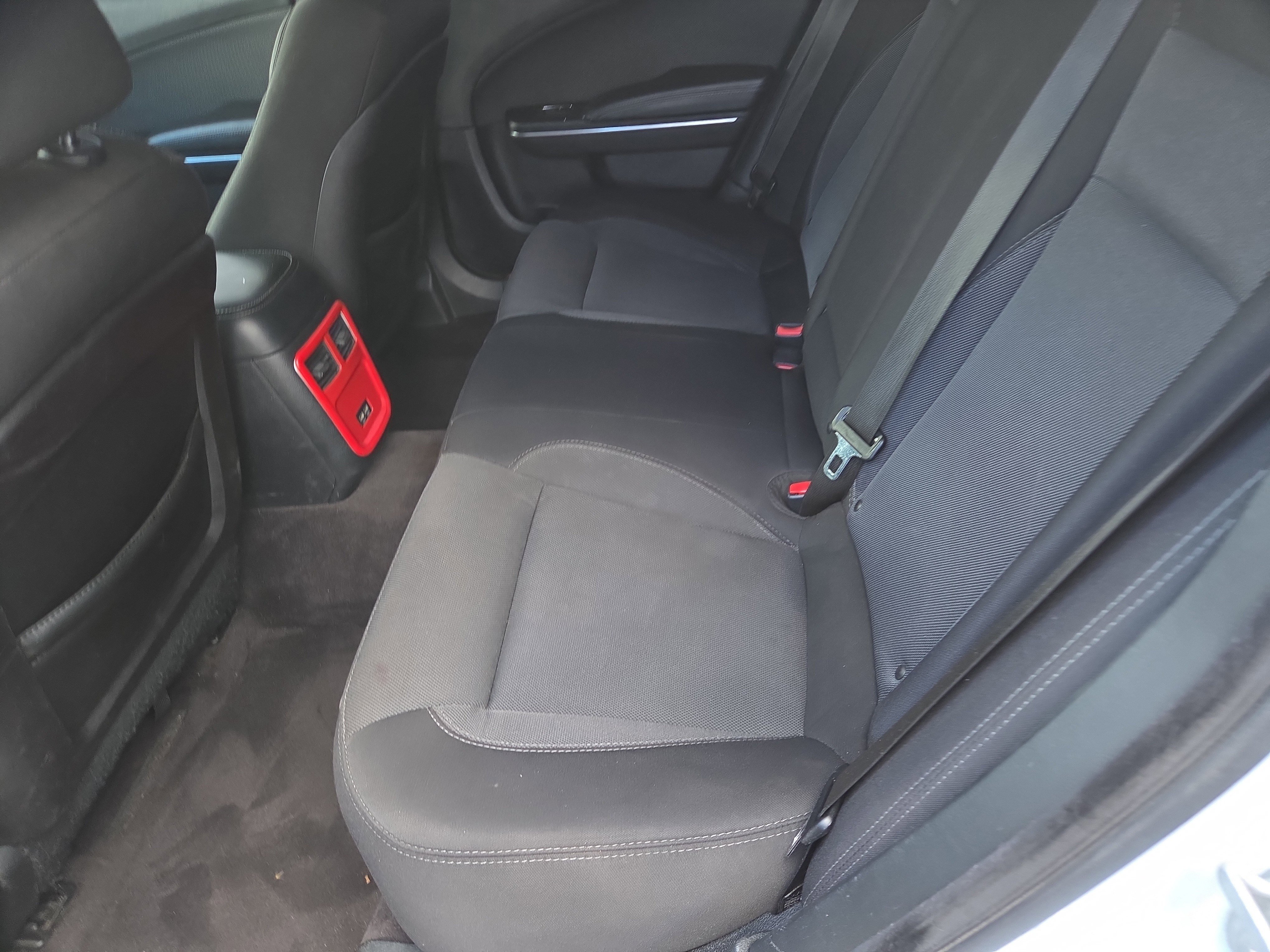 Used 2018 Dodge Charger SXT image 7