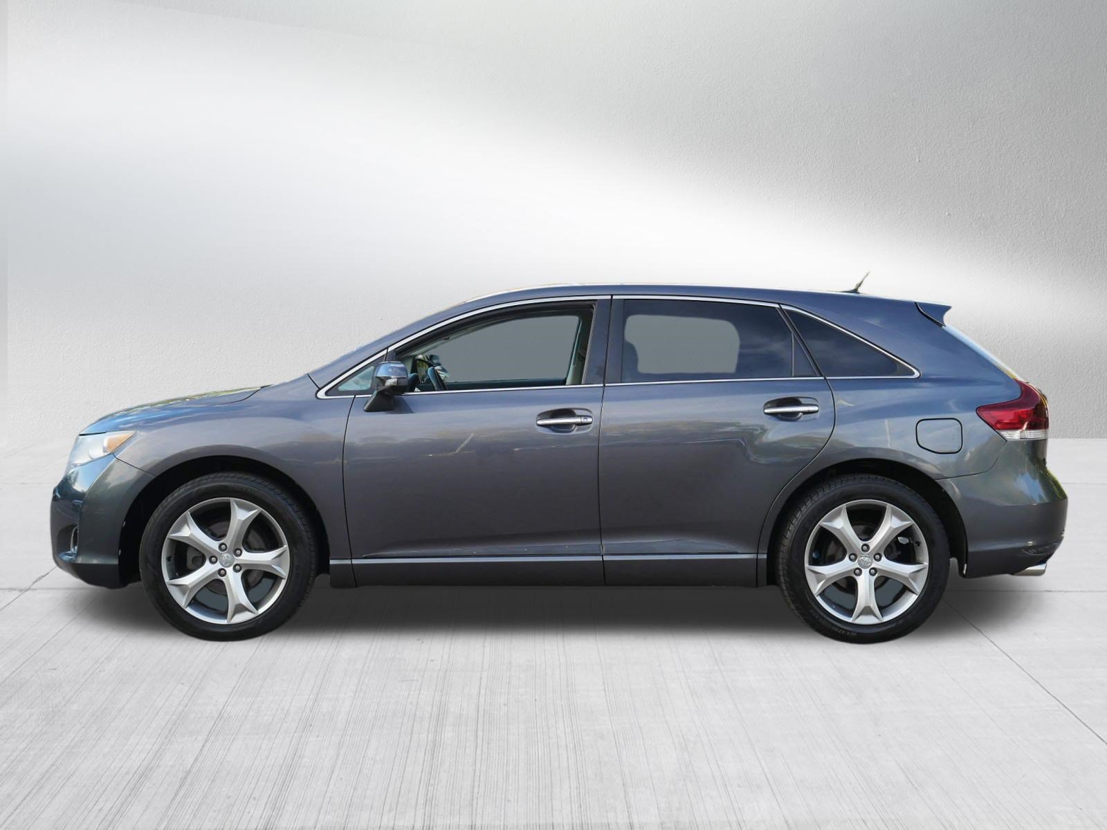 Used 2013 Toyota Venza XLE w/ XLE Premium Pkg FWD image 4