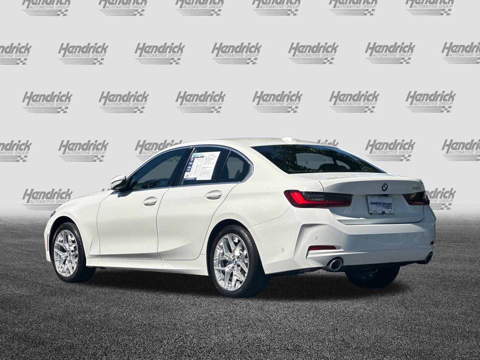 Used 2025 BMW 330i Sedan w/ Premium Package RWD image 7
