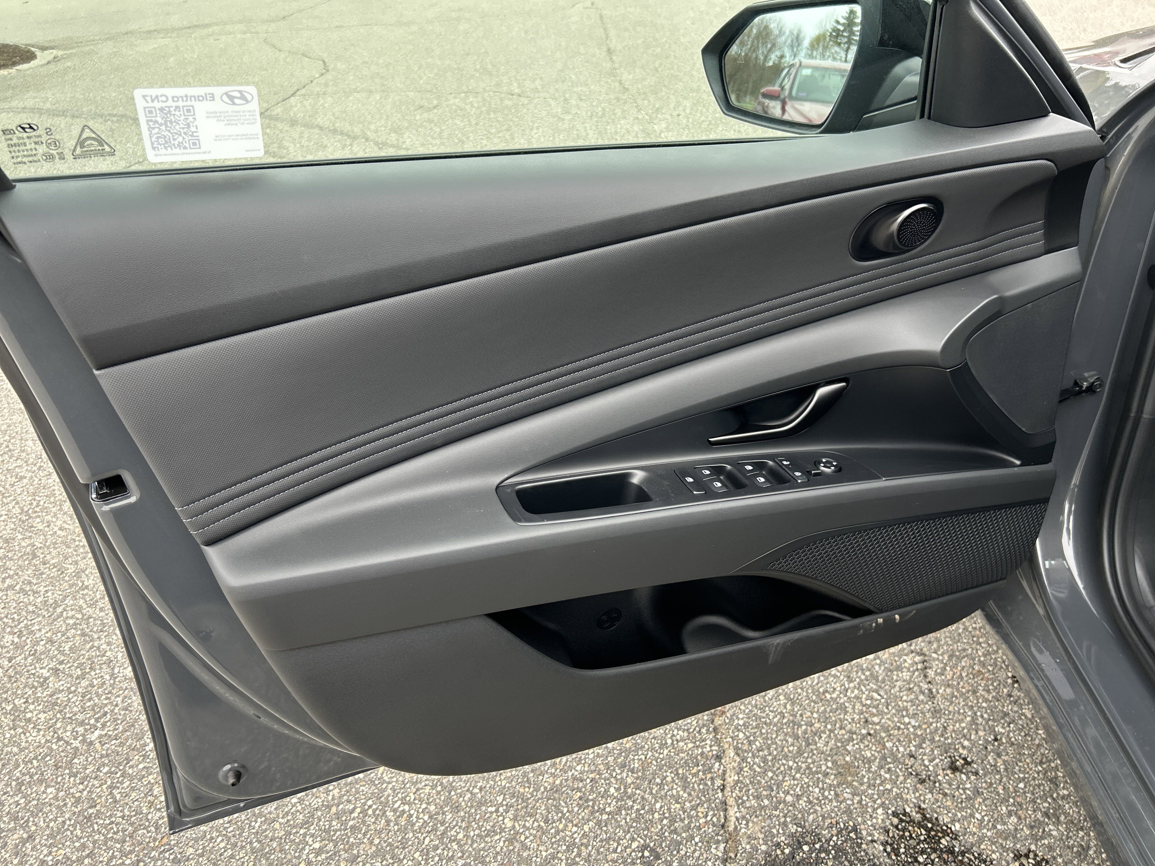 Used 2025 Hyundai Elantra Sport image 15