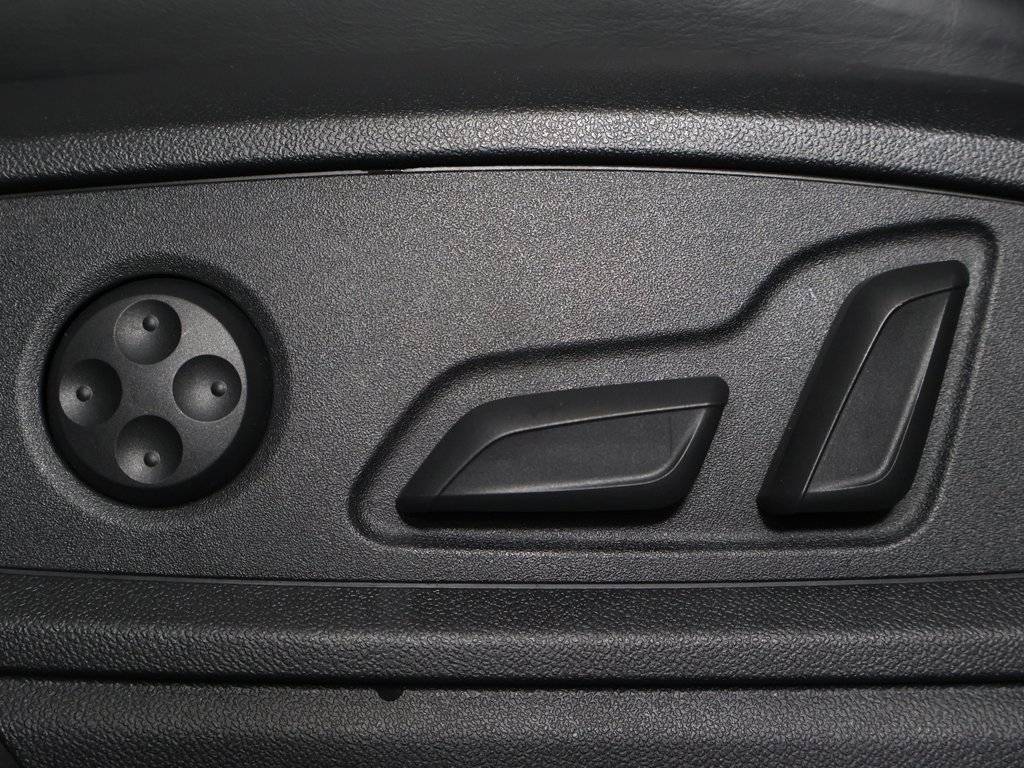 Used 2023 Audi SQ5 Prestige w/ Prestige Package image 32