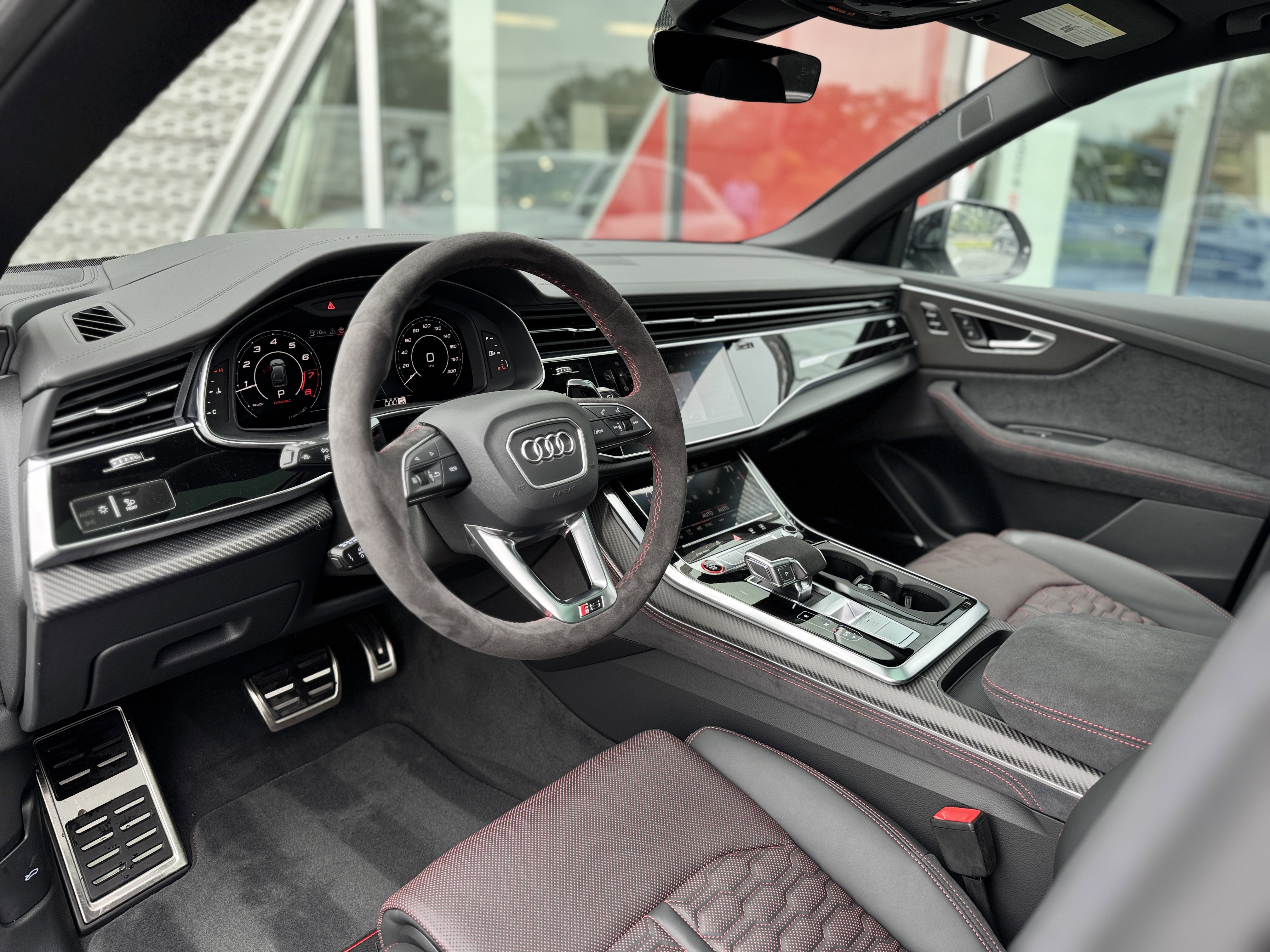 New 2025 Audi RS Q8 performance image 4