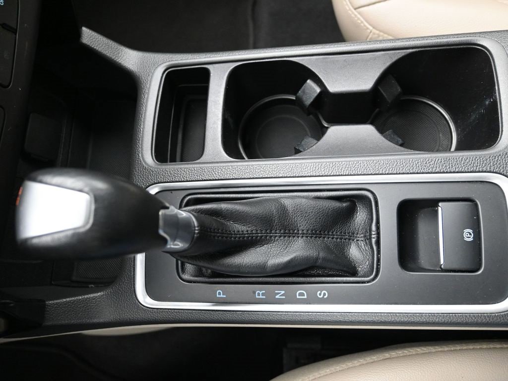 Used 2017 Ford Escape Titanium image 19