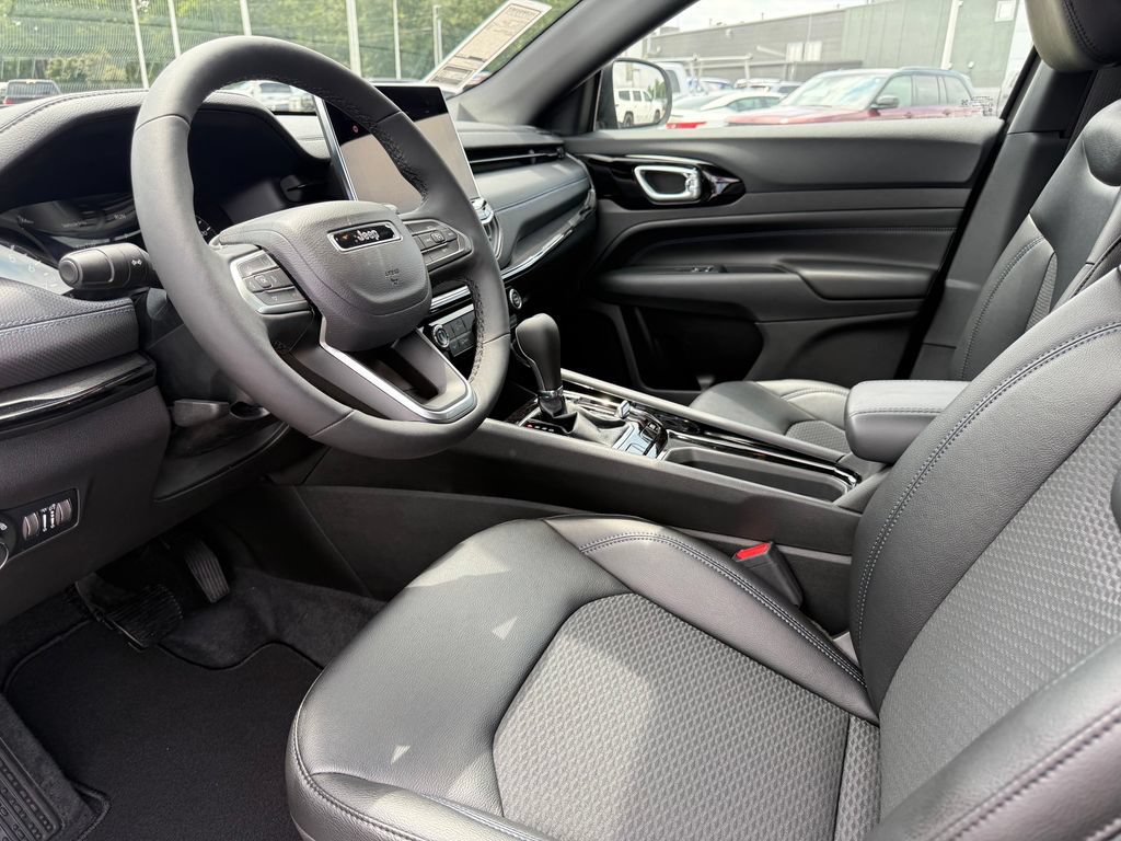 New 2026 Jeep Compass Latitude AWD/4WD image 5