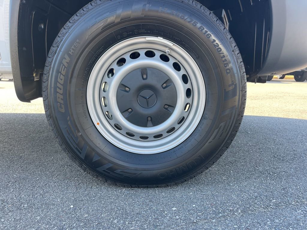 Used 2025 Mercedes-Benz Sprinter 2500 image 26