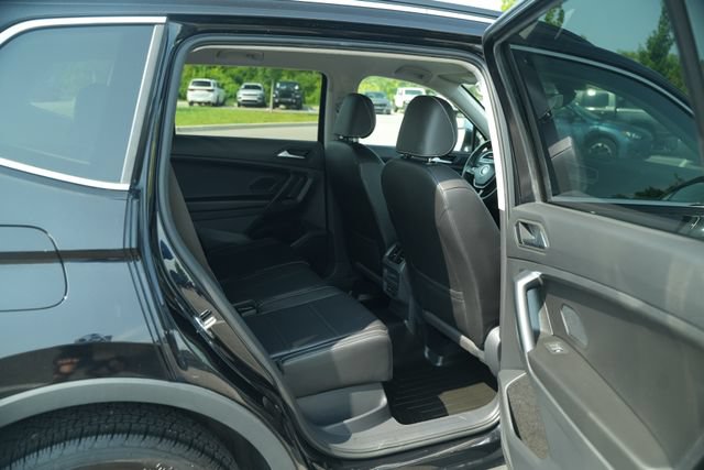 Used 2021 Volkswagen Tiguan SE AWD/4WD image 22