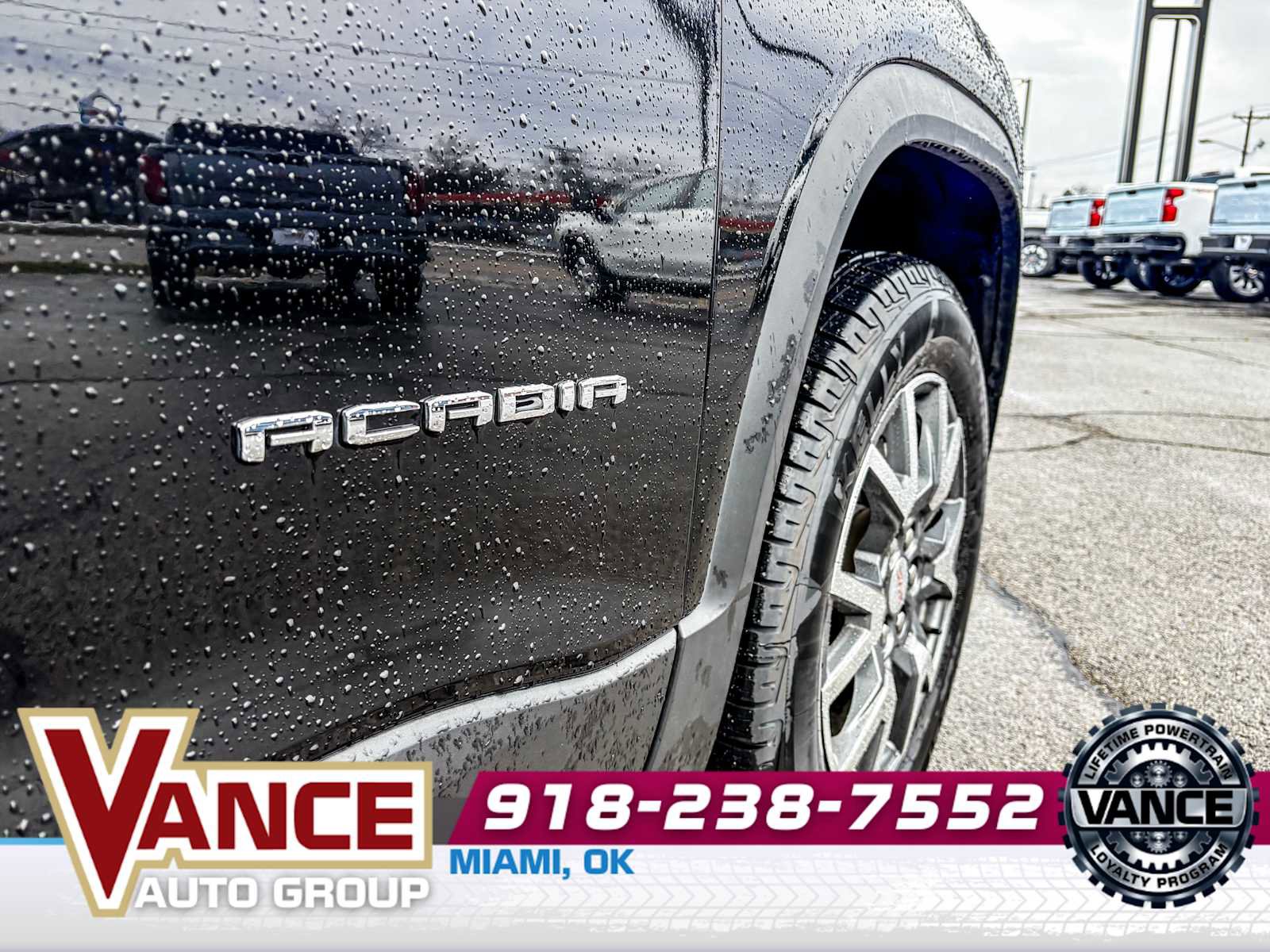 Used 2023 GMC Acadia SLT AWD/4WD image 9
