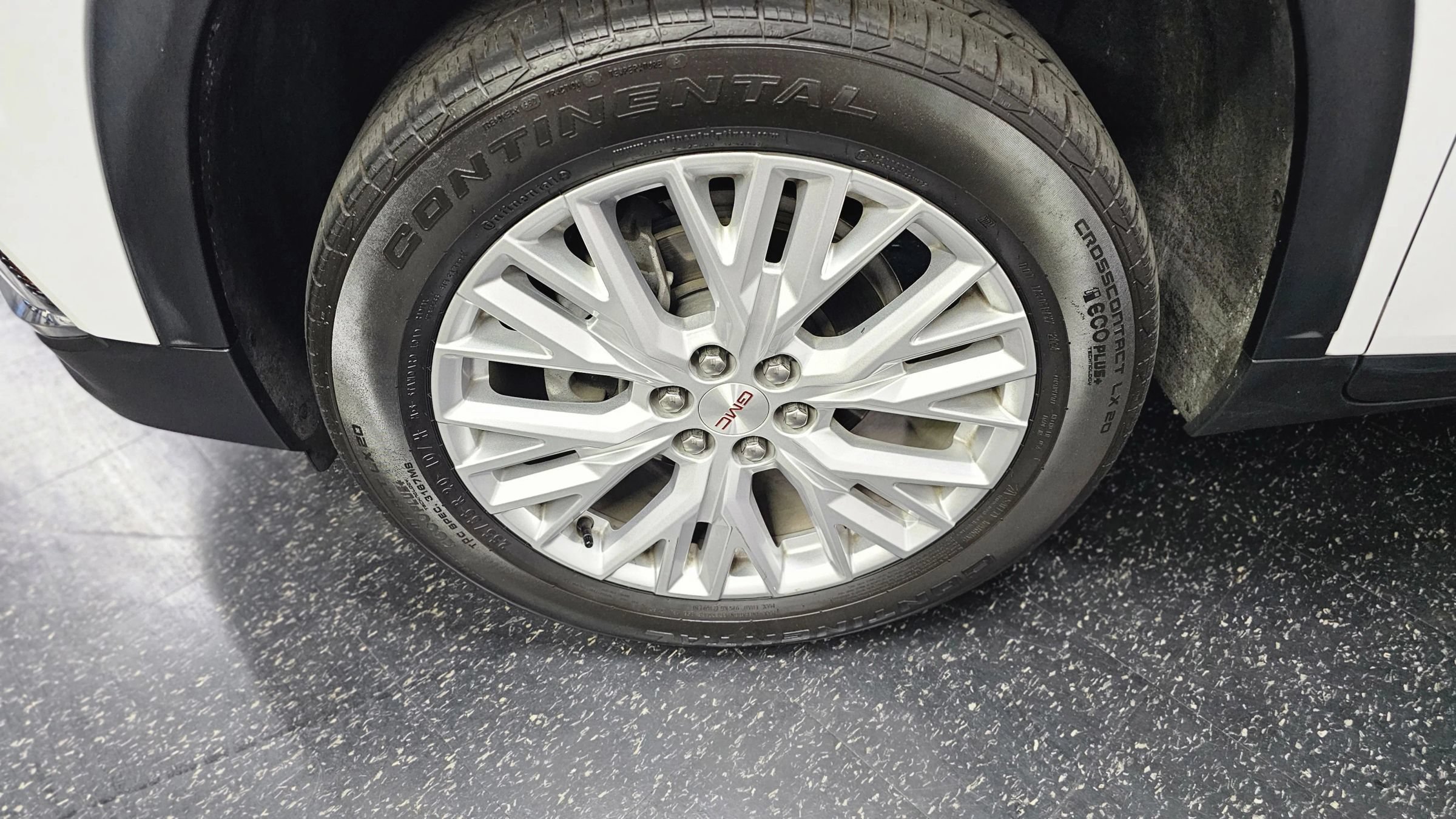 Used 2024 GMC Acadia Elevation FWD image 6
