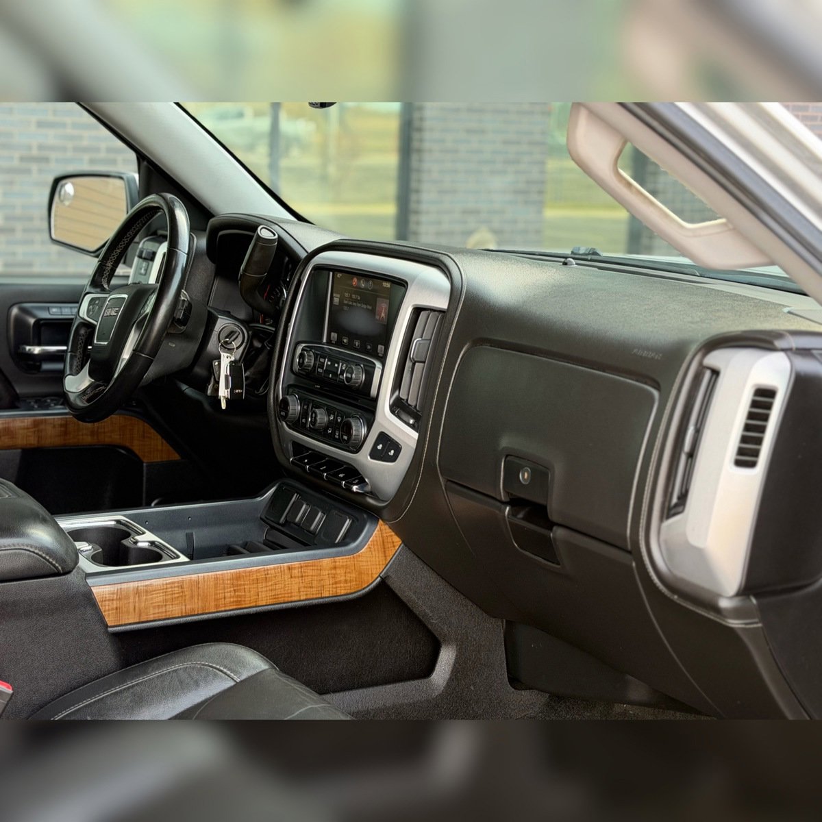 Used 2014 GMC Sierra 1500 SLT w/ Suspension Package, Off-Road image 9