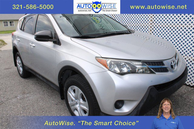 Used 2015 Toyota RAV4 LE FWD image 1