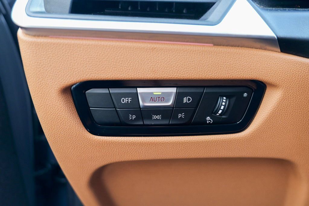 Used 2023 BMW 330i xDrive Sedan w/ Driving Assistance Package image 49