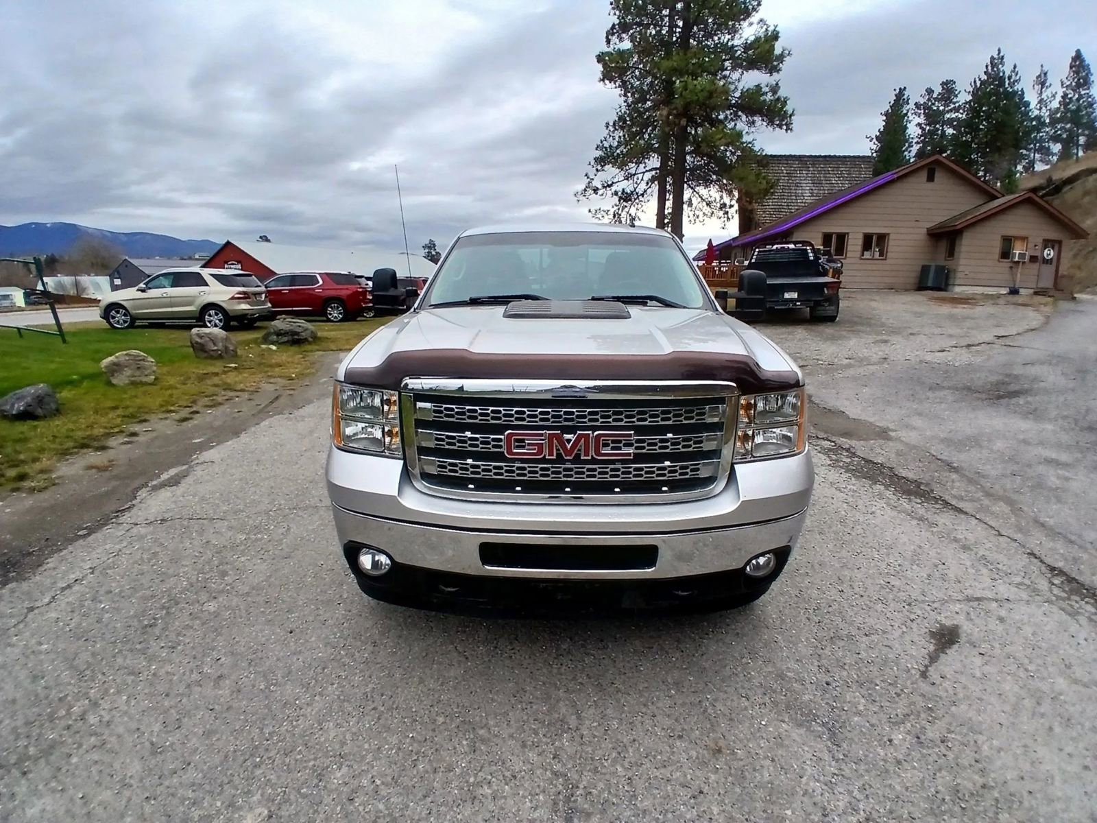 Used 2013 GMC Sierra 2500 SLE w/ SLE Preferred Package image 2