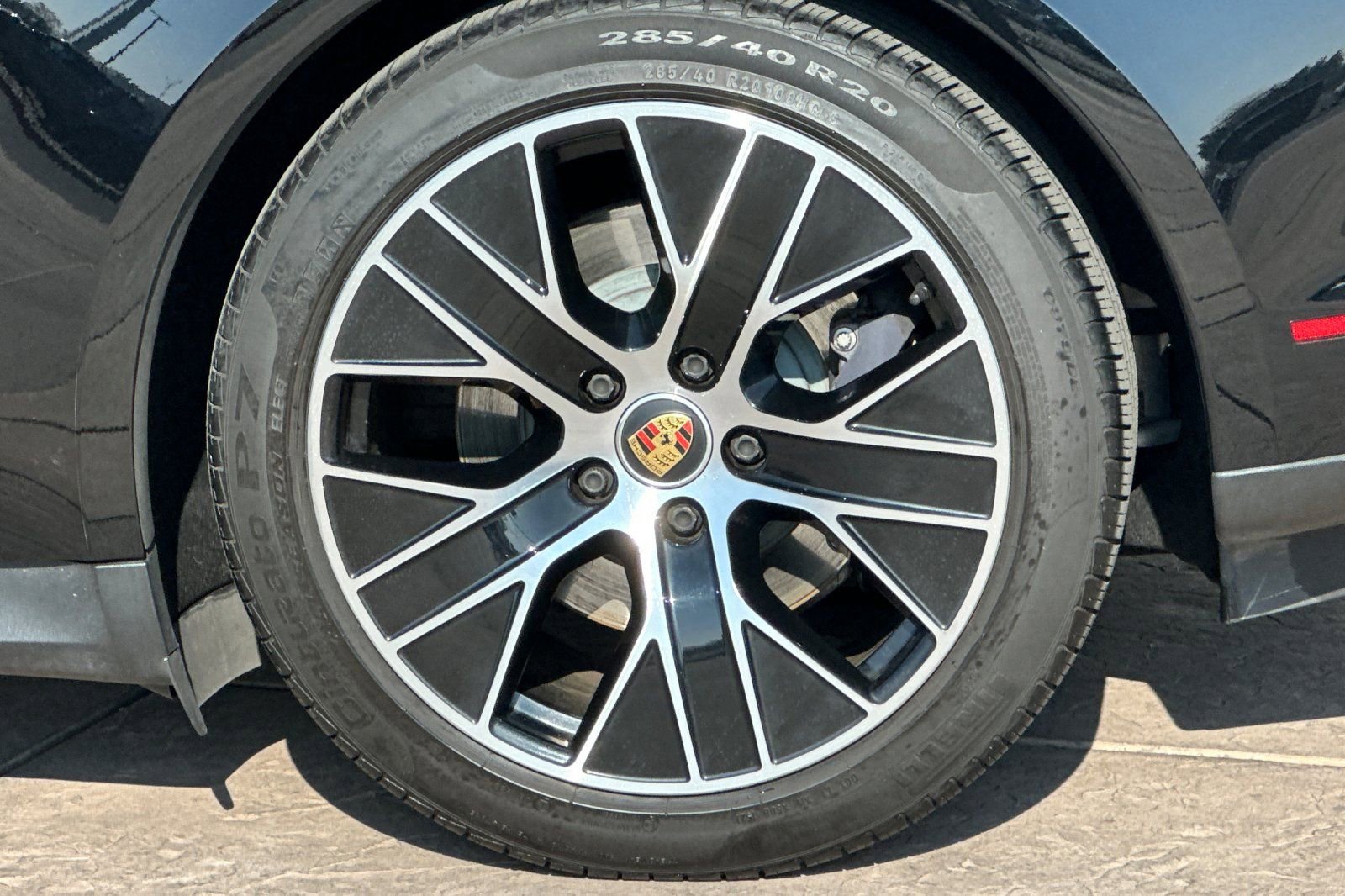 Used 2022 Porsche Taycan image 33