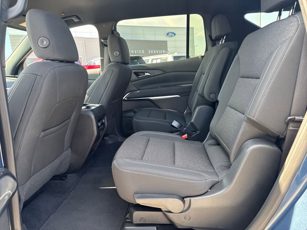 Used 2025 Chevrolet Traverse LT image 15