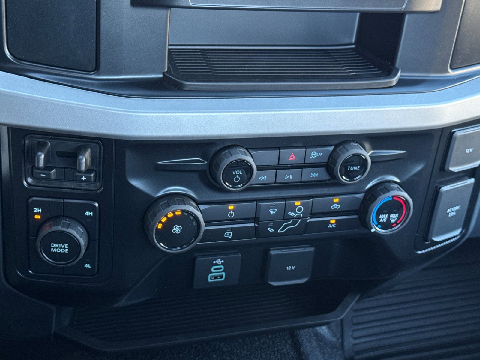 New 2026 Ford F550 4x4 Regular Cab Super Duty image 18