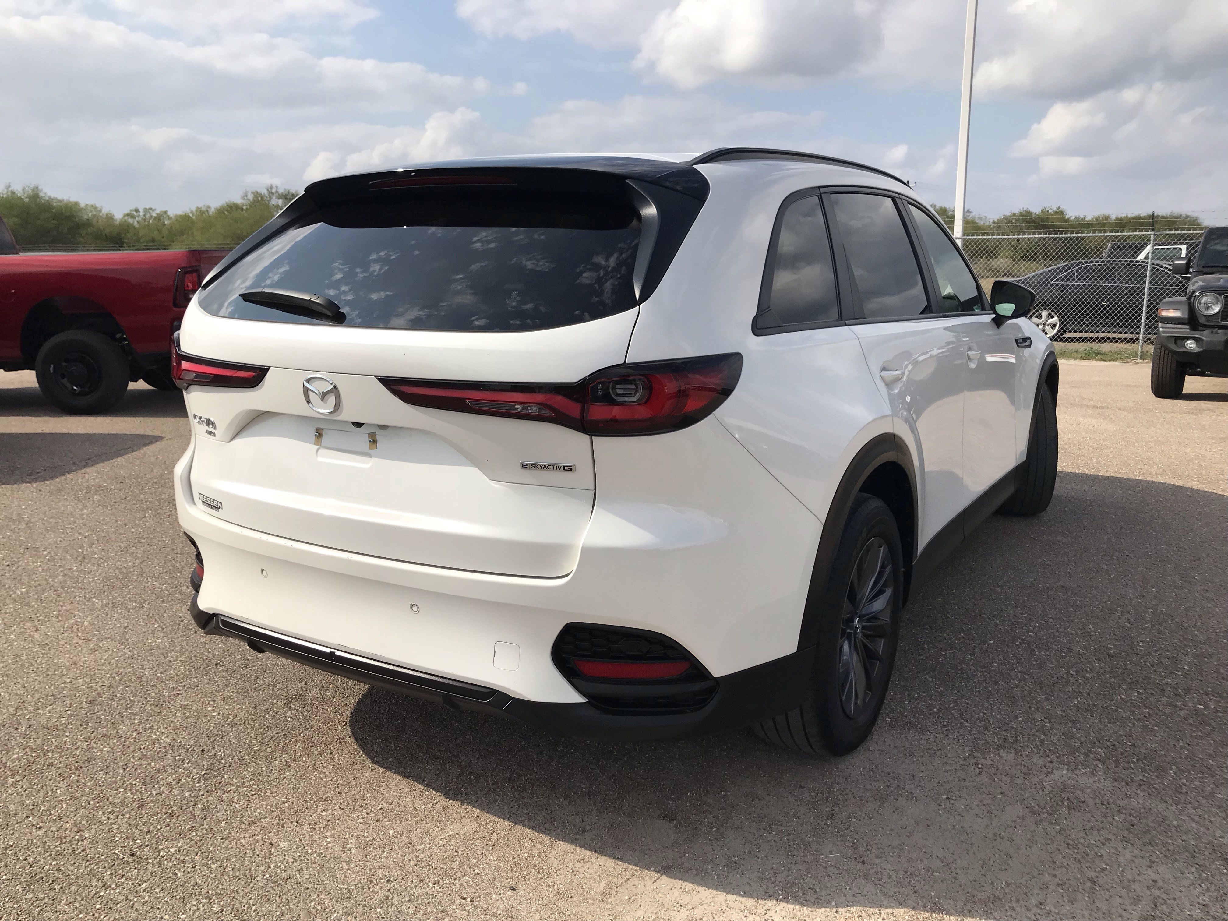 Used 2025 MAZDA CX-70 3.3 Turbo w/ Preferred Package image 7